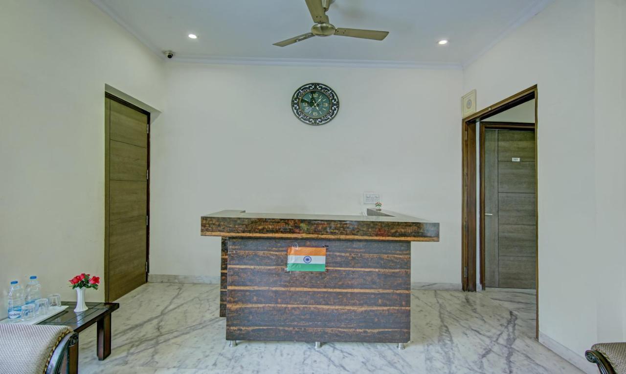 Itsy Hotels Swastika Inn Sector 26 Noida Exterior foto